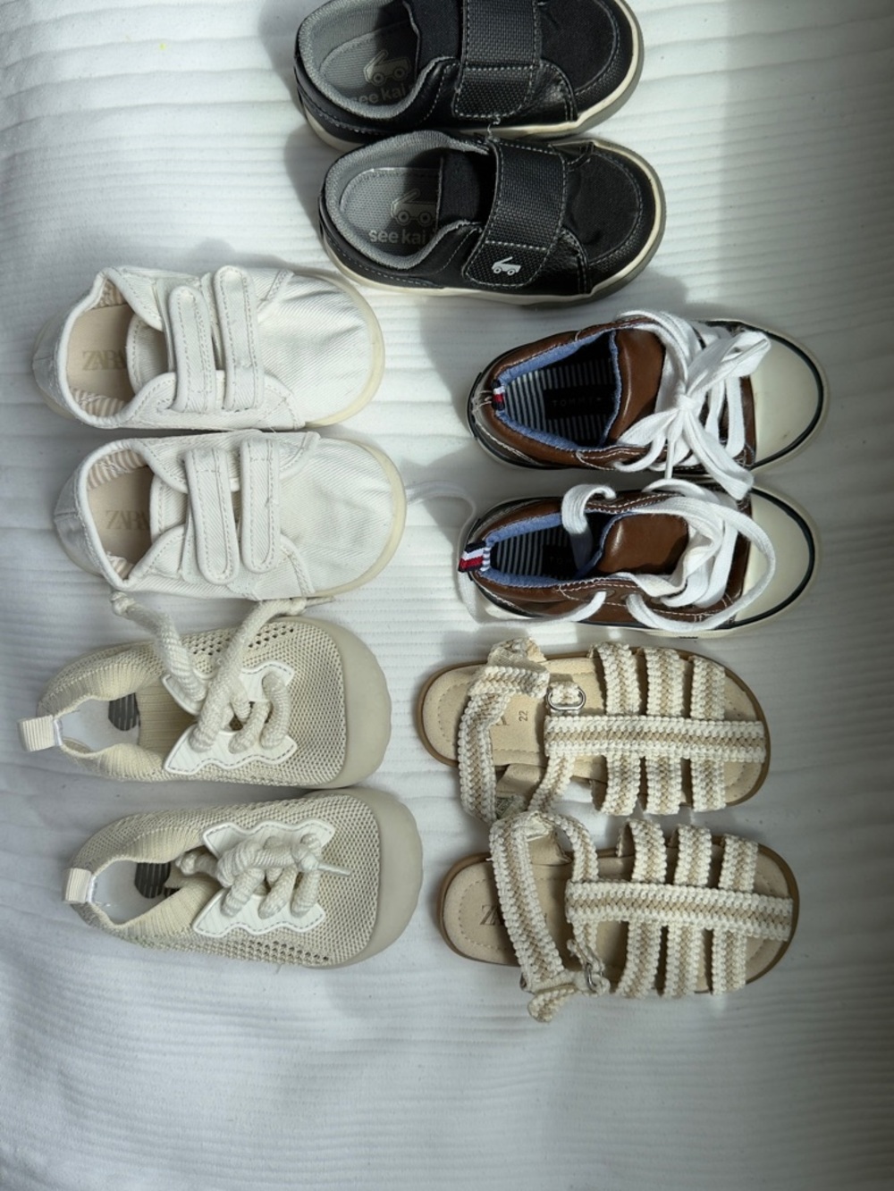 Set of 5 Pairs of Kids Shoes (Size 5 / EU 22)